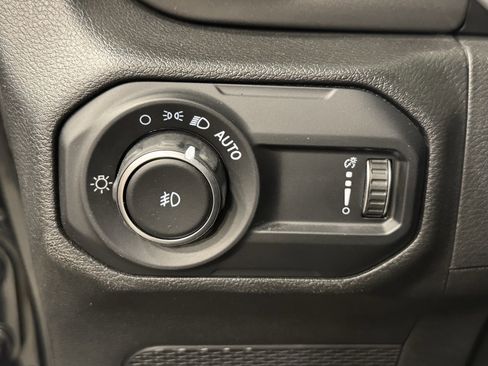 Used 2023 Jeep Wrangler Sport image 12