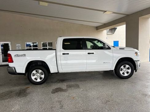 Used 2025 RAM 1500 Big Horn AWD/4WD image 7