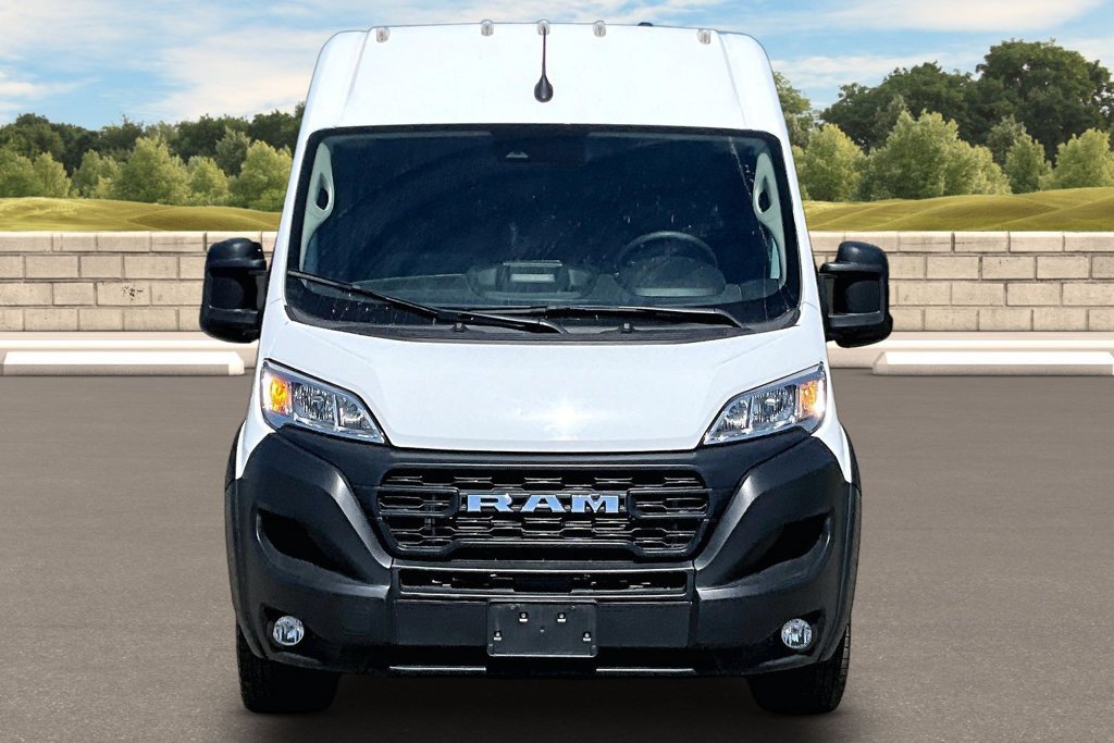 Used 2025 RAM ProMaster 2500 w/ Convenience Group FWD image 3