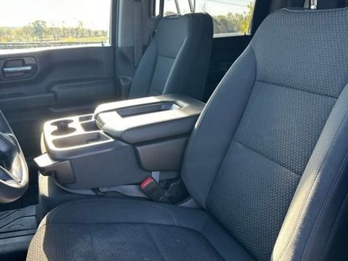 Used 2021 Chevrolet Silverado 2500 Custom w/ Custom Convenience Package image 39