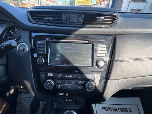 Used 2018 Nissan Rogue SL w/ Premium Package AWD/4WD image 11