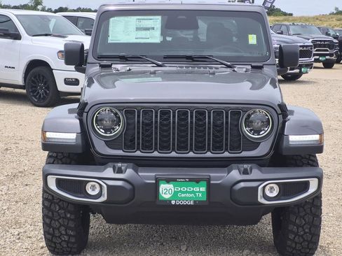 New 2026 Jeep Gladiator Sport AWD/4WD image 3