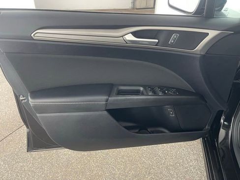 Used 2019 Ford Fusion SE image 34