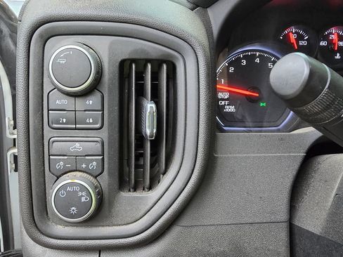 Used 2021 Chevrolet Silverado 1500 Custom Trail Boss w/ LPO, Dark Essentials Package AWD/4WD image 29