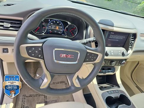 Certified 2023 GMC Acadia Denali w/ Denali Technology Package FWD image 19