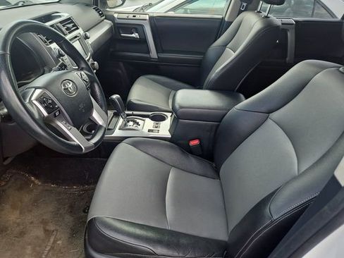 Used 2014 Toyota 4Runner SR5 Premium image 9