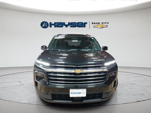 Used 2026 Chevrolet Traverse LT AWD/4WD image 2