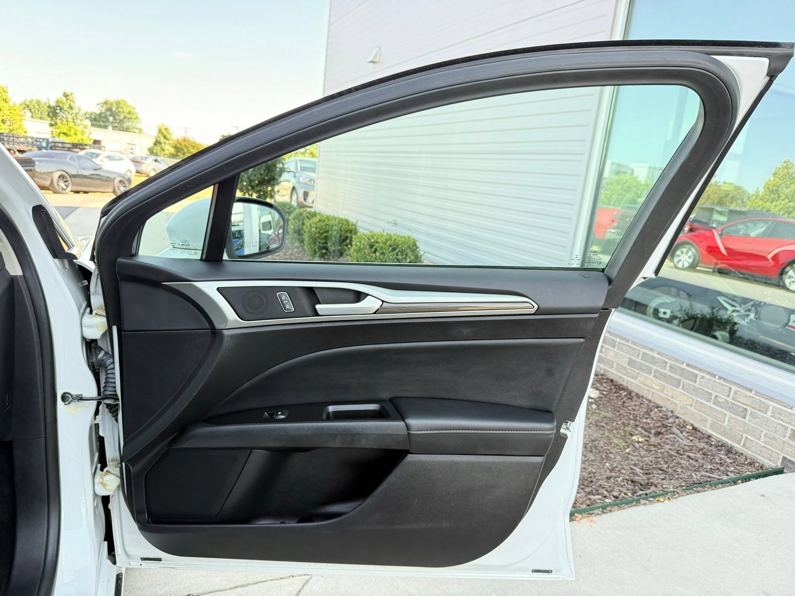 Used 2018 Ford Fusion SE w/ Equipment Group 602A FWD image 20