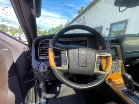 Used 2011 Lincoln Navigator 4WD w/ 101A Rapid Spec Order Code image 16
