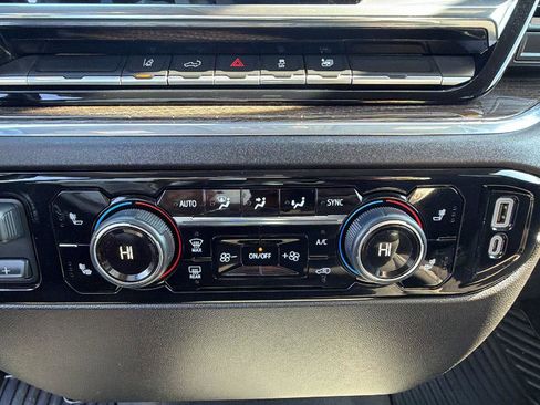 Used 2024 Chevrolet Silverado 2500 LT w/ Convenience Package image 14