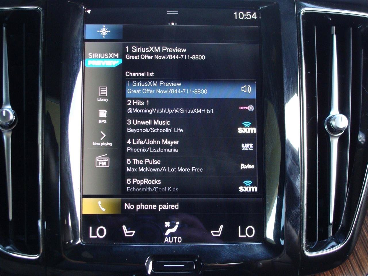 Used 2021 Volvo XC60 T5 Momentum w/ Premium Package AWD/4WD image 17