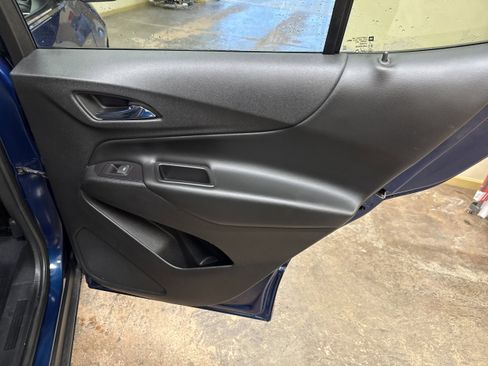 Used 2019 Chevrolet Equinox LT w/ Driver Convenience Package image 26