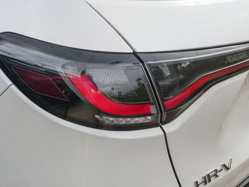 Used 2025 Honda HR-V LX image 12