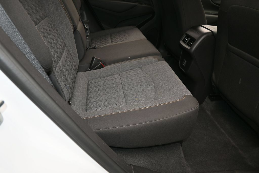 Used 2024 Chevrolet Equinox LT FWD image 38