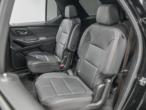 Used 2023 Chevrolet Traverse RS image 30