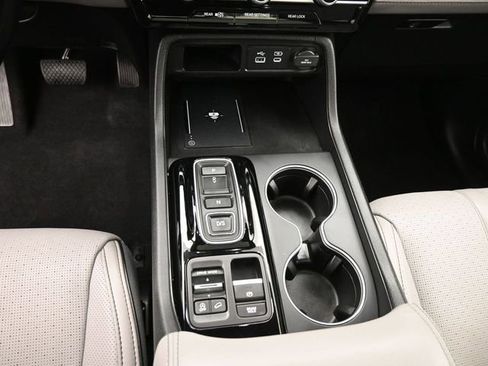 Used 2025 Honda Pilot Elite image 32