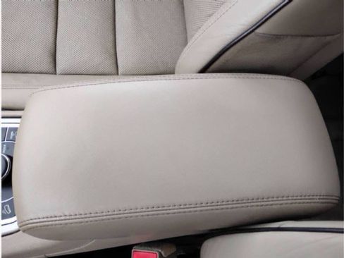 Used 2018 Jeep Grand Cherokee Overland AWD/4WD image 25