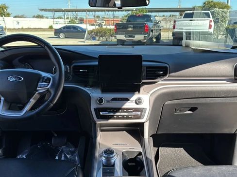 Used 2020 Ford Explorer XLT image 19