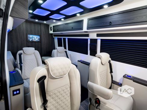 Used 2025 Mercedes-Benz Sprinter 3500 image 2