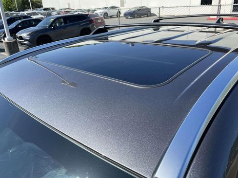 Used 2021 Toyota Highlander XLE image 26