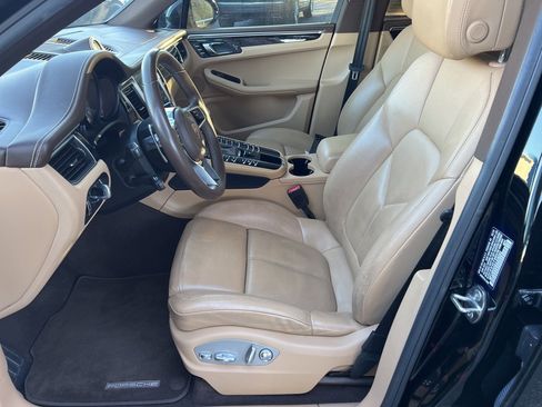 Used 2018 Porsche Macan S image 23