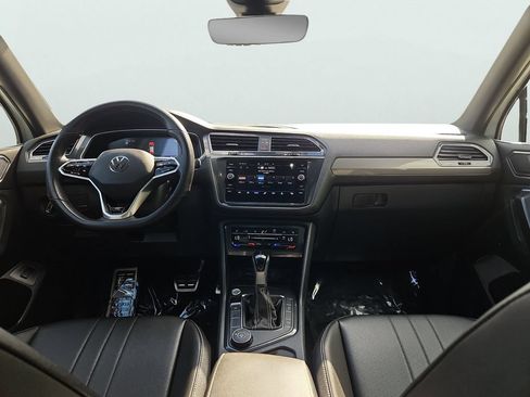 Certified 2024 Volkswagen Tiguan SE R-Line AWD/4WD image 7