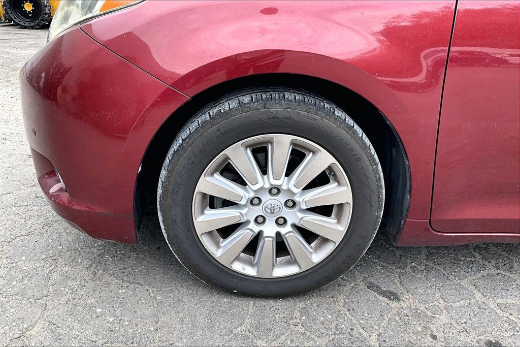 Used 2015 Toyota Sienna Limited FWD image 7