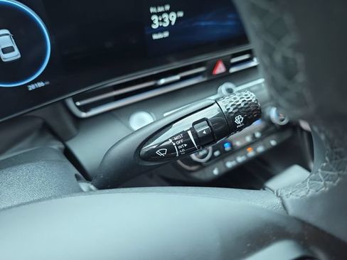 Used 2024 Hyundai Elantra SEL w/ Convenience Package FWD image 22