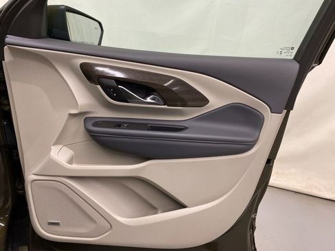 Used 2024 GMC Terrain Denali w/ Denali Premium Package image 11