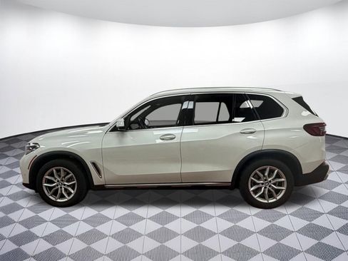 Certified 2023 BMW X5 xDrive40i w/ Luxury Seating Package image 2