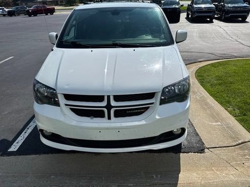 Used 2019 Dodge Grand Caravan GT FWD image 2
