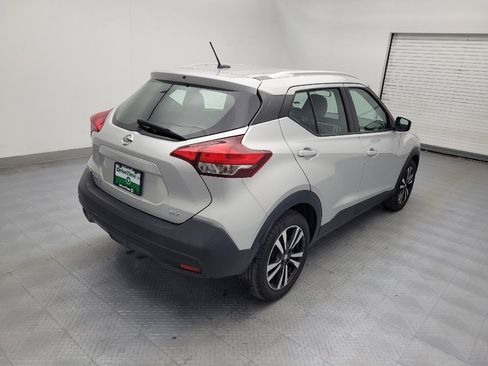 Used 2019 Nissan Kicks SV image 9