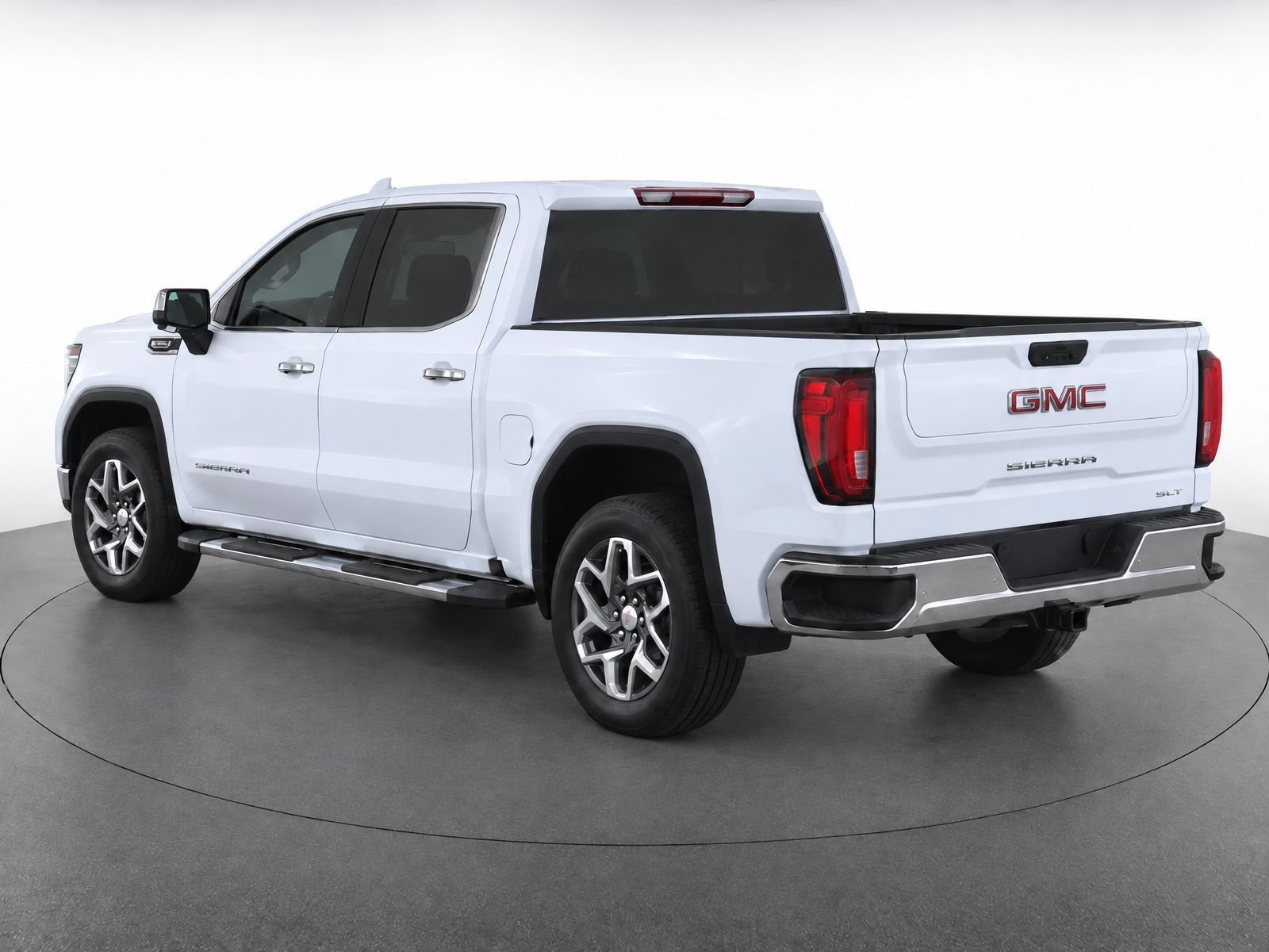 Used 2023 GMC Sierra 1500 SLT w/ SLT Premium Package RWD image 3