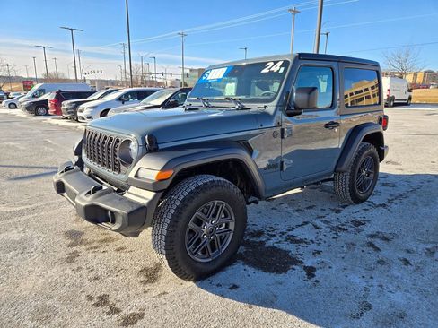 Used 2024 Jeep Wrangler Sport S image 8
