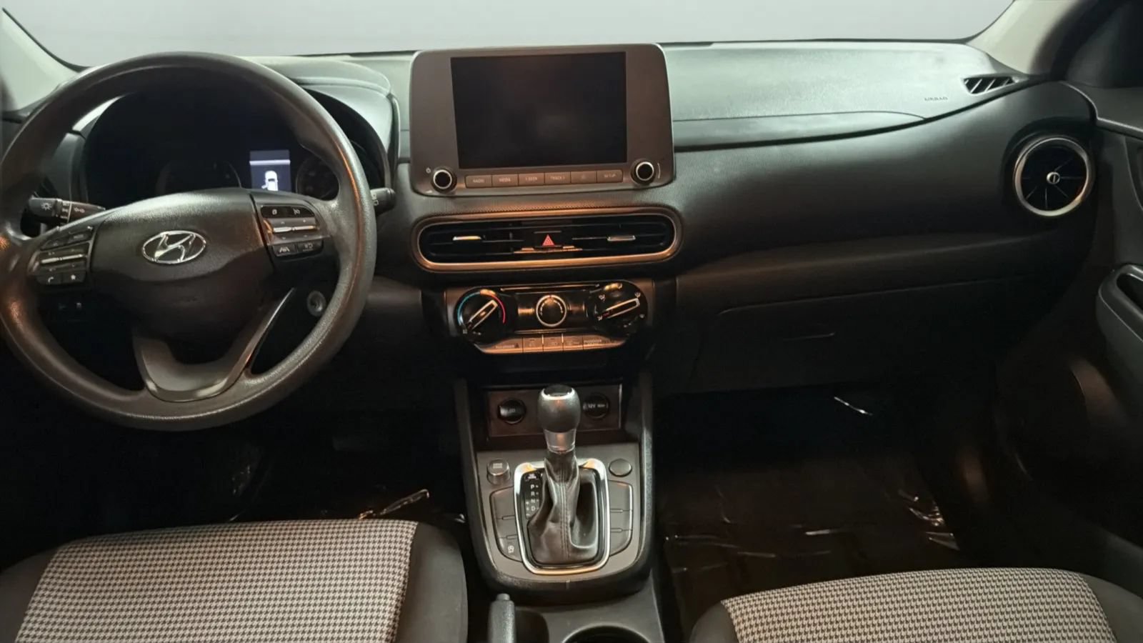 Used 2022 Hyundai Kona SE FWD image 16