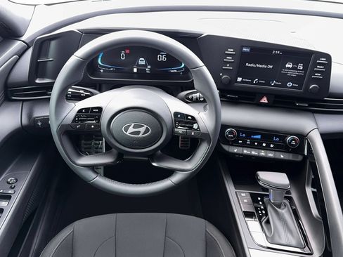 New 2026 Hyundai Elantra SEL Sport FWD image 17