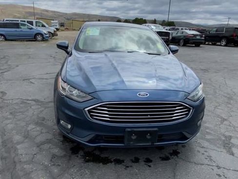 Used 2019 Ford Fusion SE w/ Equipment Group 151A FWD image 3