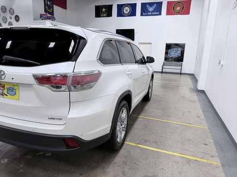 Used 2016 Toyota Highlander Limited FWD image 23