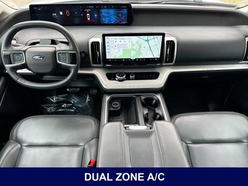 Used 2025 Ford Expedition Active AWD/4WD image 16