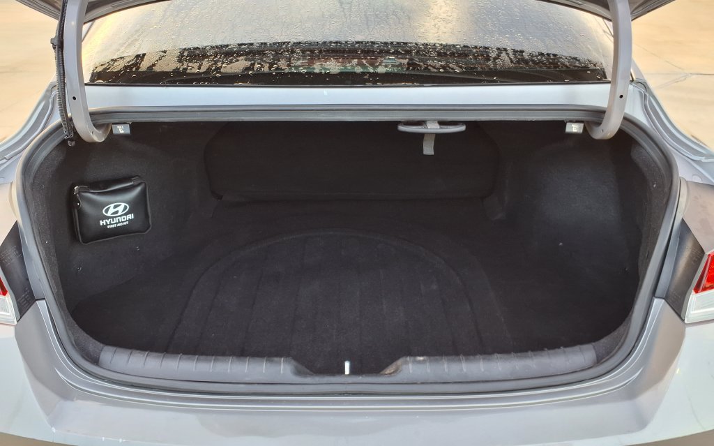 Used 2023 Hyundai Elantra SEL w/ Convenience Package FWD image 9