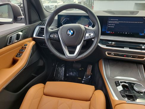 Used 2025 BMW X5 sDrive40i w/ Parking Assistance Package RWD image 11