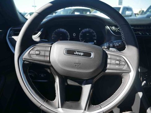 New 2025 Jeep Grand Cherokee Laredo X w/ Luxury Tech Group I image 34