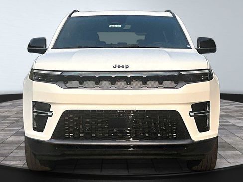 New 2026 Jeep Grand Wagoneer Limited AWD/4WD image 2