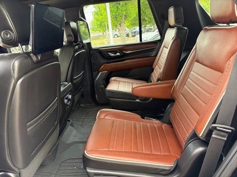 Used 2023 GMC Yukon Denali Ultimate AWD/4WD image 16