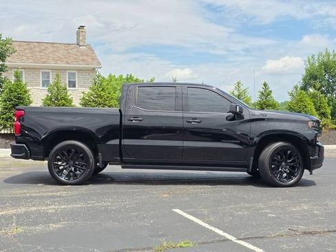 Used 2020 Chevrolet Silverado 1500 High Country w/ Technology Package AWD/4WD image 34