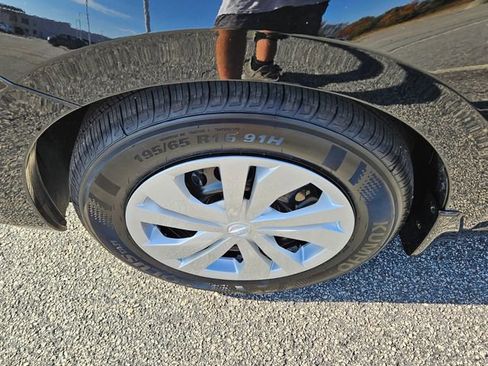 New 2025 Nissan Versa S w/ Trunk Package image 16