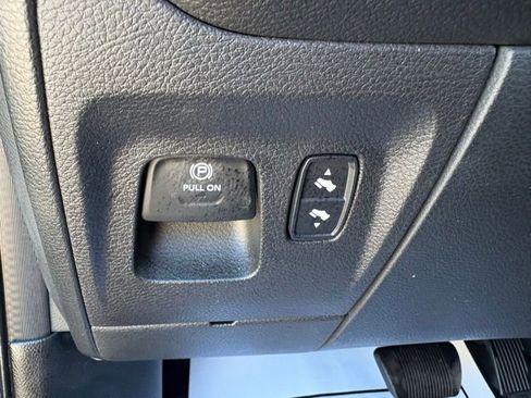 Used 2023 RAM 1500 Laramie AWD/4WD image 25
