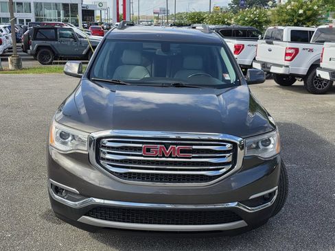 Used 2019 GMC Acadia SLT FWD image 3
