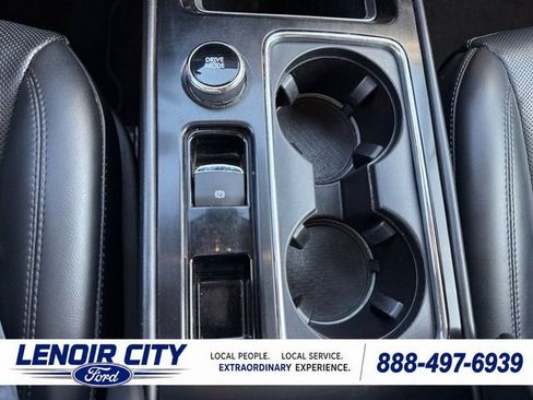 Used 2022 Lincoln Corsair AWD w/ Premium Package image 28