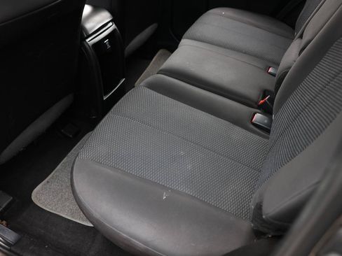 Used 2011 Mitsubishi Endeavor LS AWD/4WD image 8